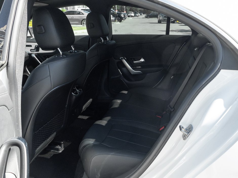 2025 Mercedes-Benz CLA 250-24