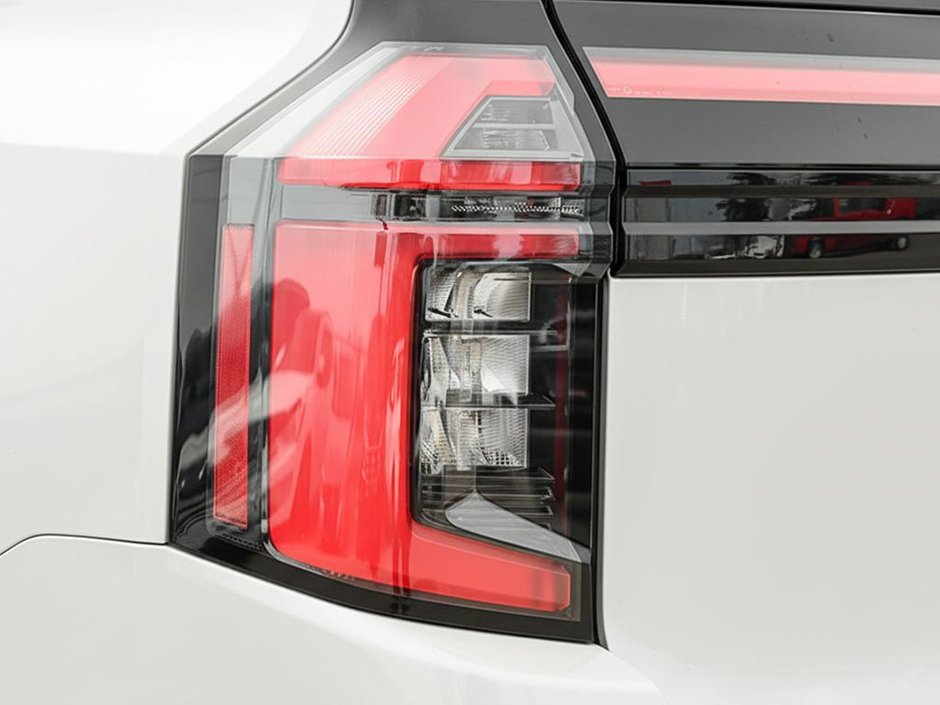 2026 Nissan Armada PRO-4X-10