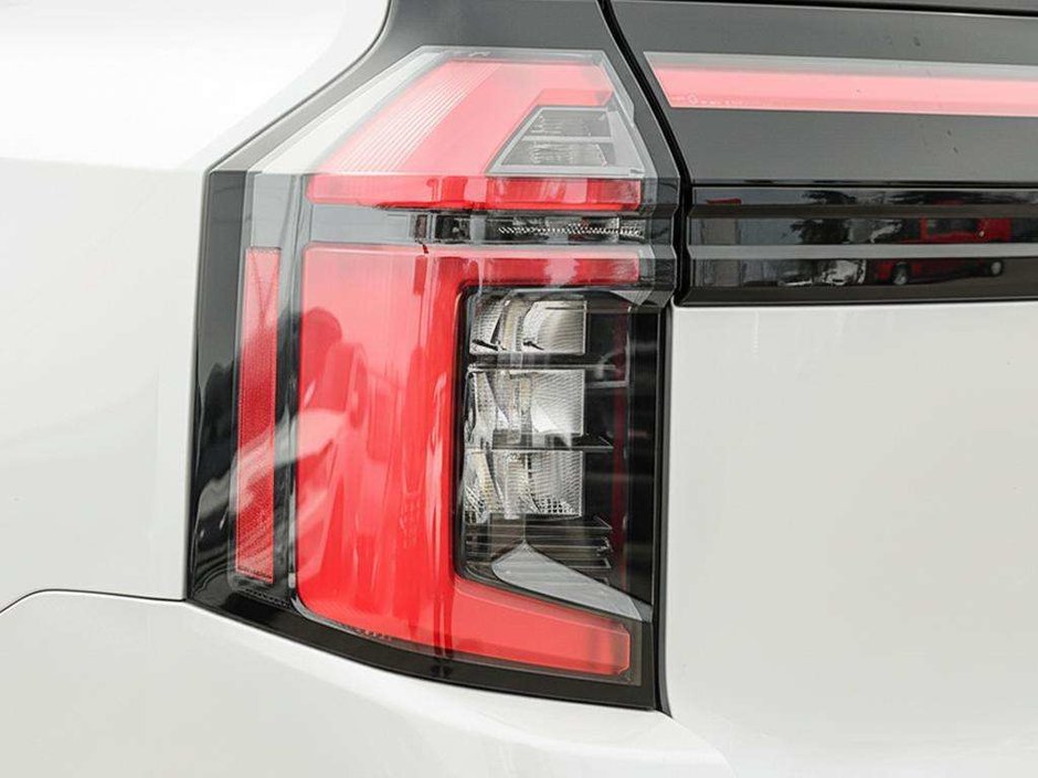 2026 Nissan Armada PRO-4X-10