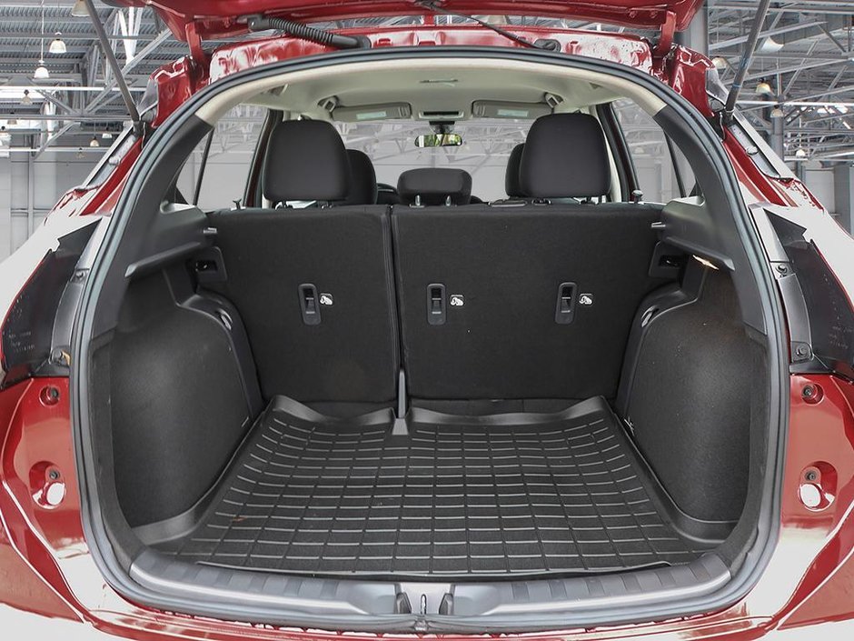 2025 Nissan Kicks Play S-6