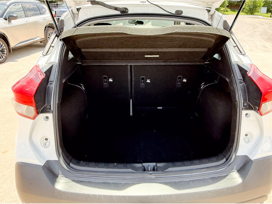2019 Nissan Kicks S-12