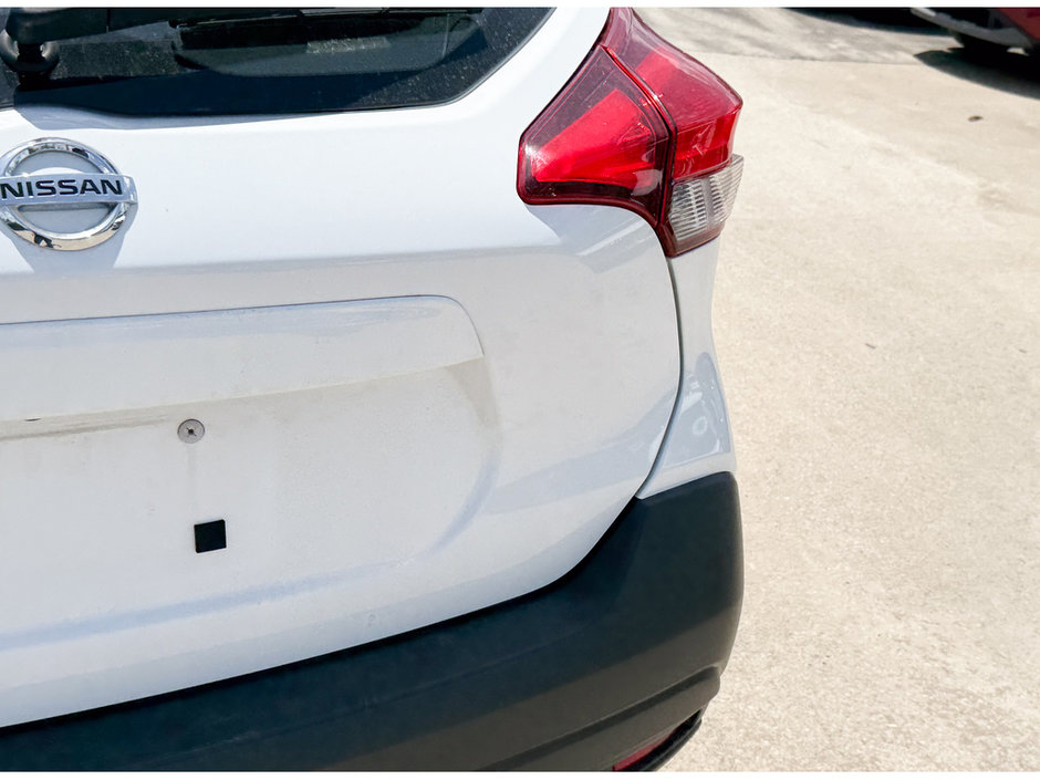 2019 Nissan Kicks S-11
