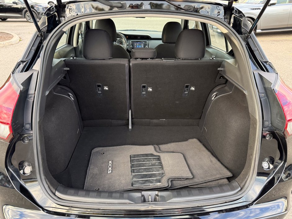 2021 Nissan Kicks S-12