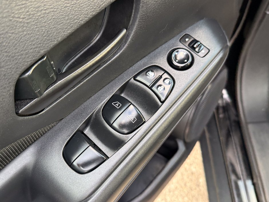 2021 Nissan Kicks S-18