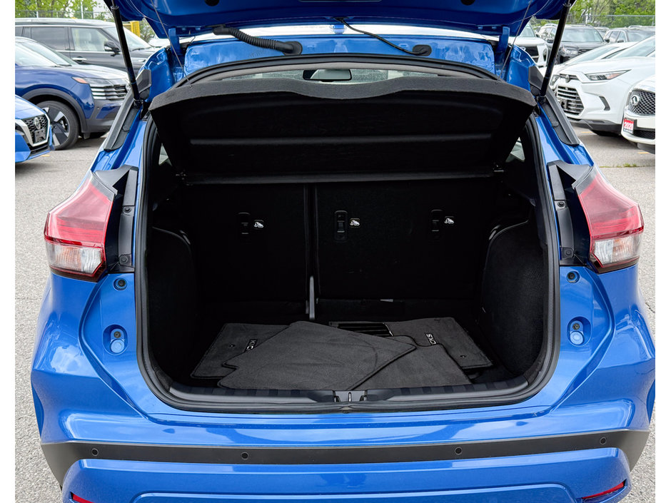 2023 Nissan Kicks SR-14