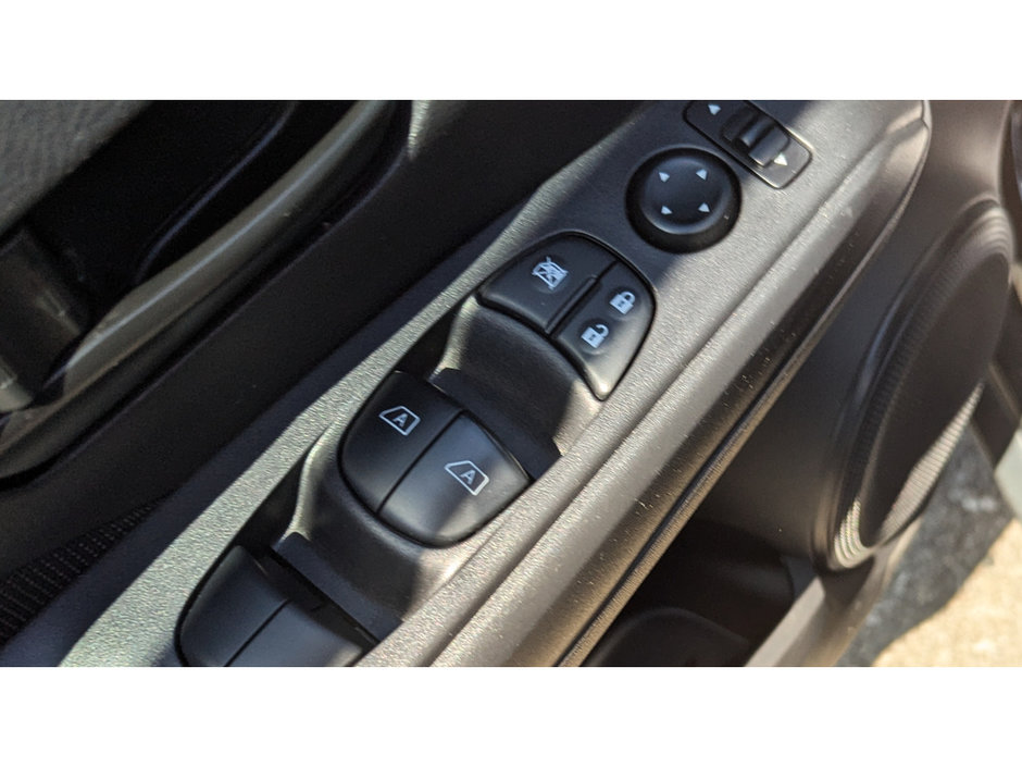 2024 Nissan Kicks S-21