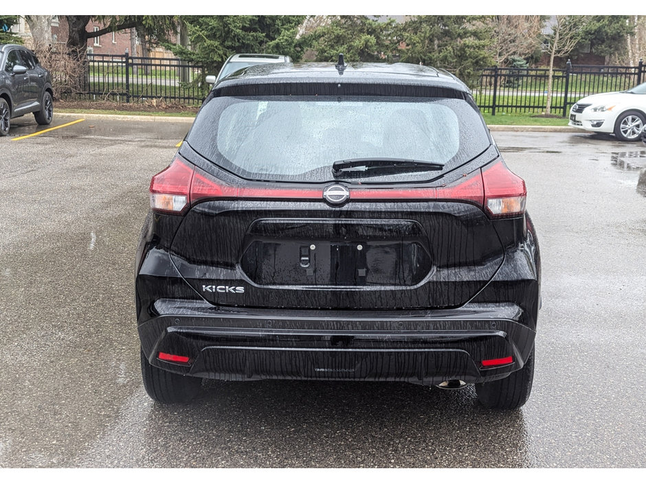 2024 Nissan Kicks S-6