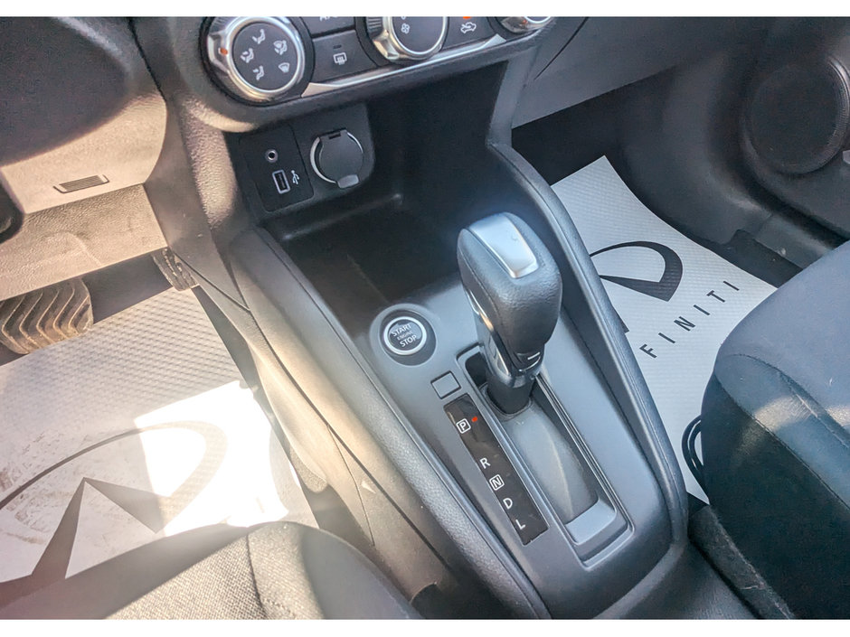 2024 Nissan Kicks S-19