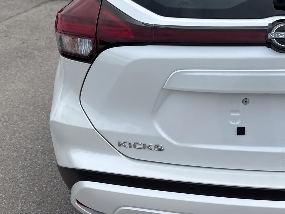 2024 Nissan Kicks SR-11