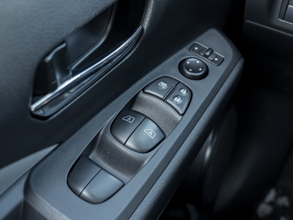 2024 Nissan Kicks SR-14