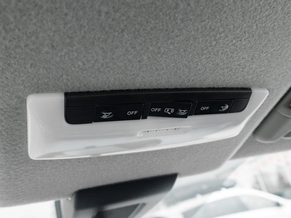2024 Nissan Kicks S-18