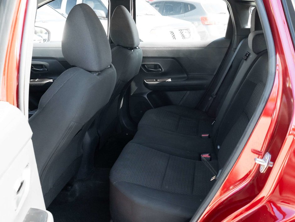2025 Nissan Kicks S-19