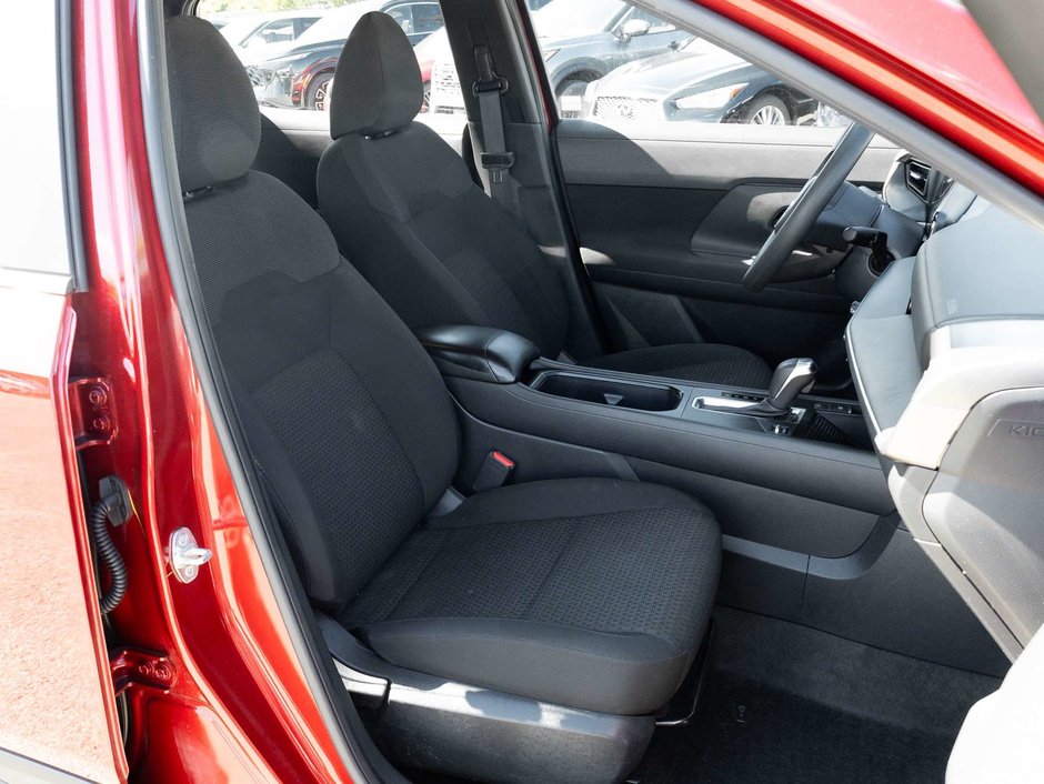 2025 Nissan Kicks S-18