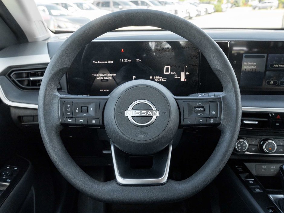 2025 Nissan Kicks S-8