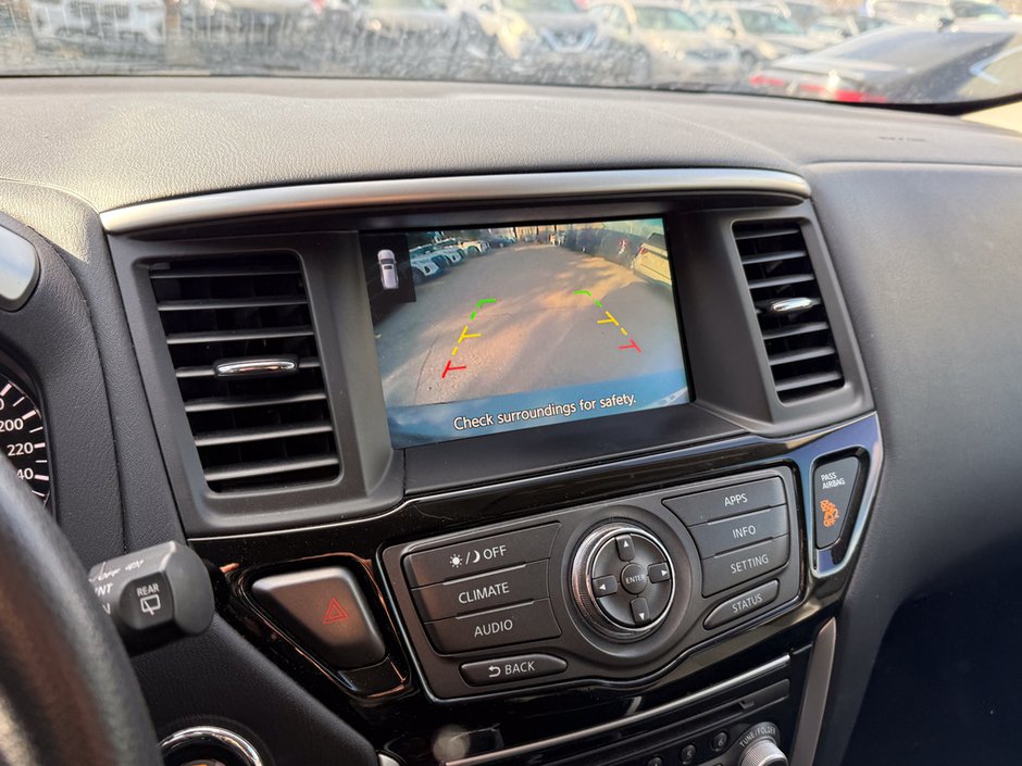 2020 Nissan Pathfinder S-17