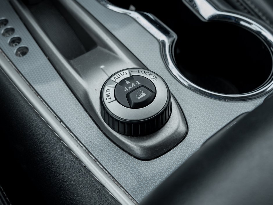 2020 Nissan Pathfinder SL-18