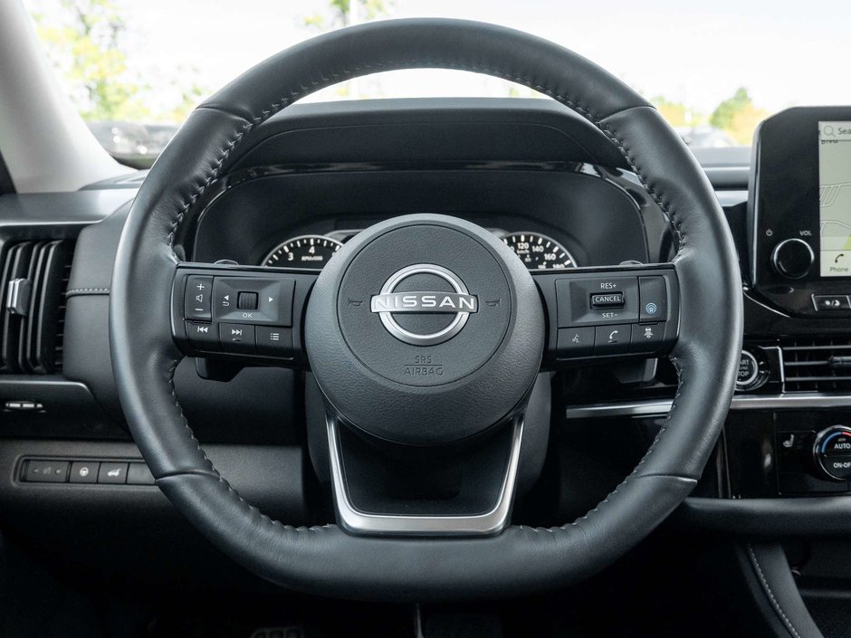 2023 Nissan Pathfinder SL-8