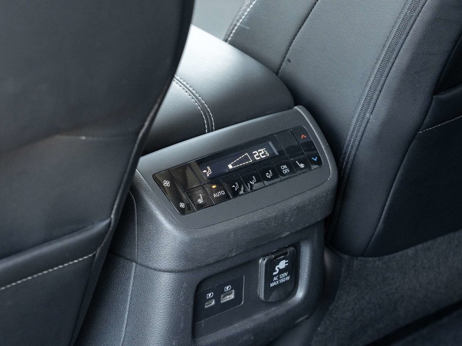 2023 Nissan Pathfinder SL-24