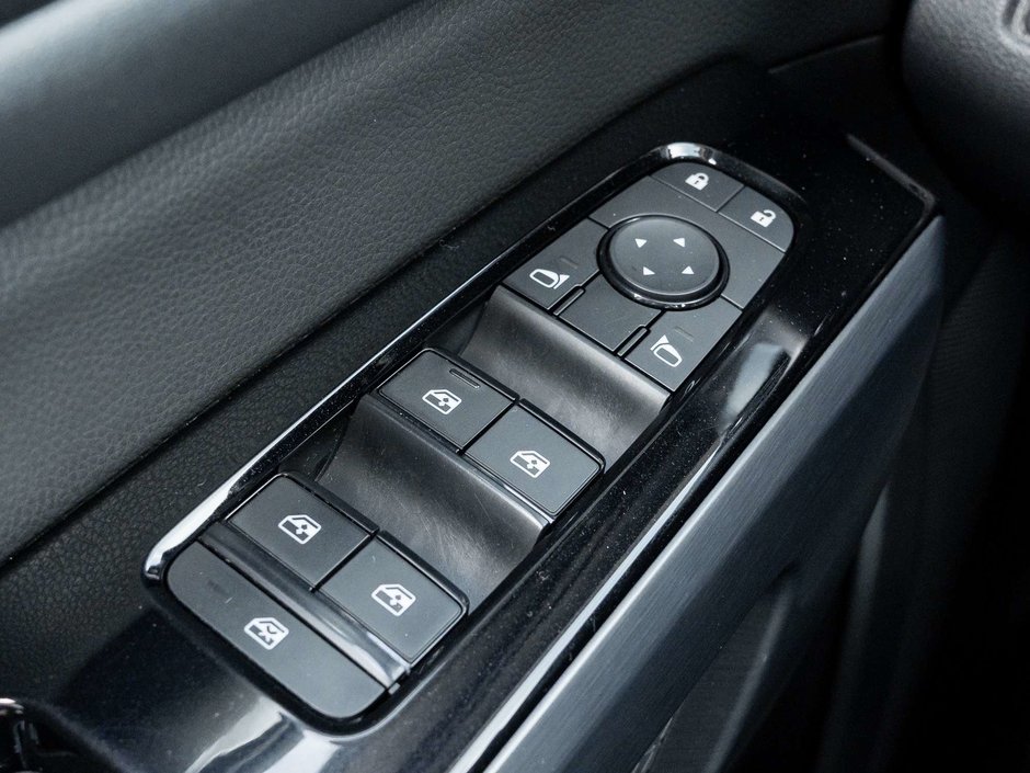 2023 Nissan Pathfinder SL-13