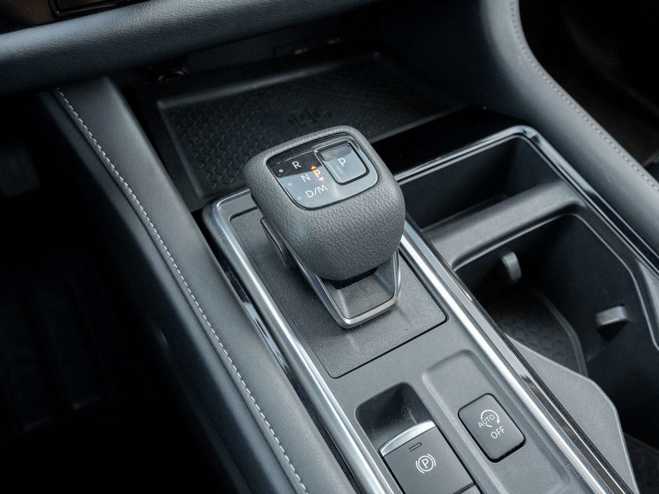 2023 Nissan Pathfinder SL-15