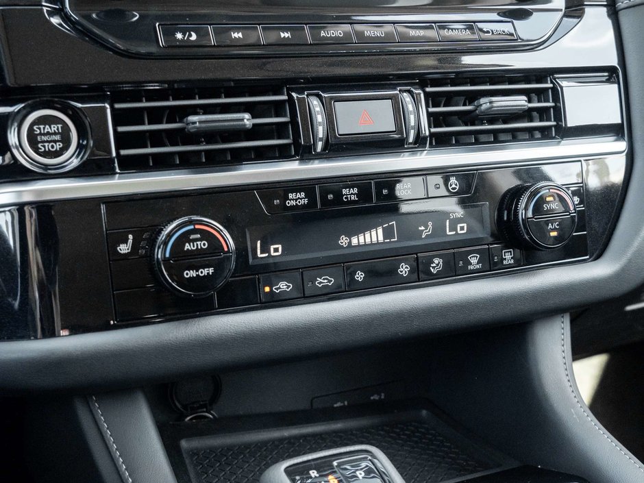 2023 Nissan Pathfinder SL-18