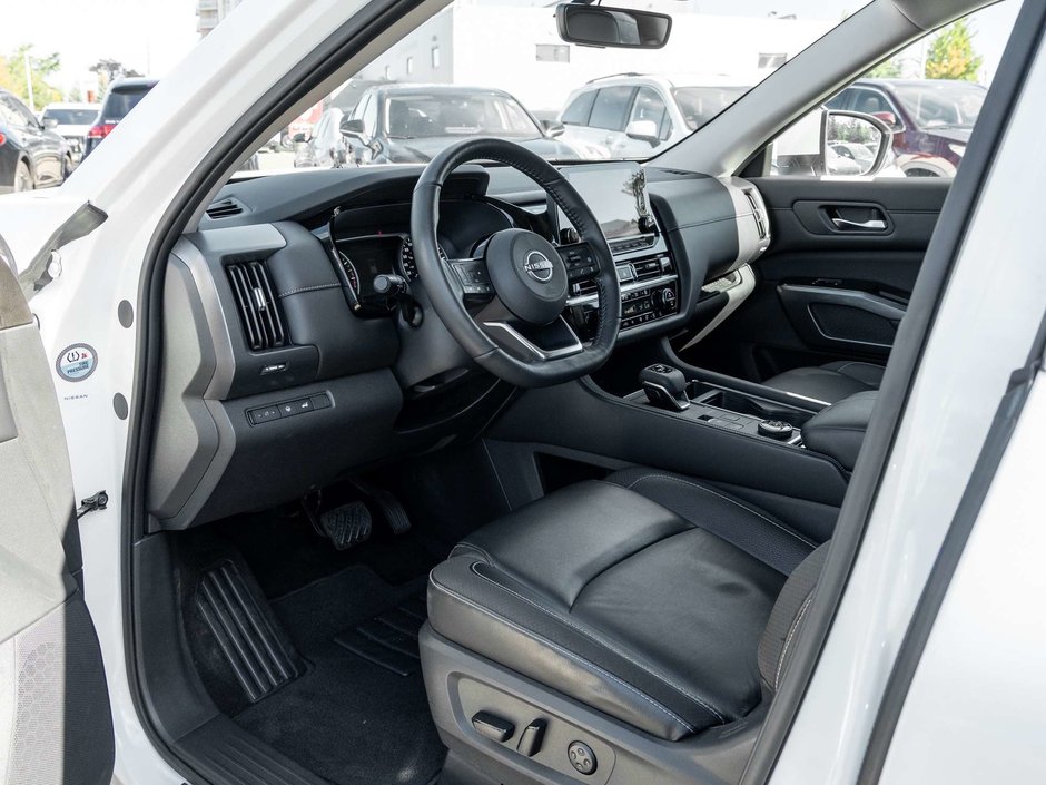 2023 Nissan Pathfinder SL-7