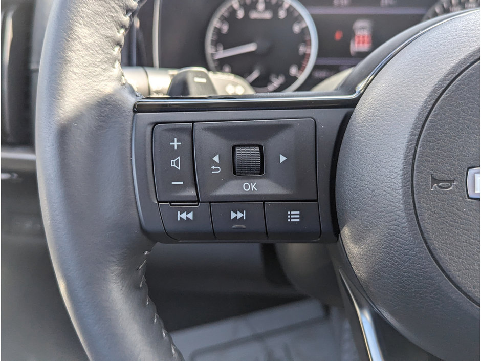 2024 Nissan Pathfinder SL-25