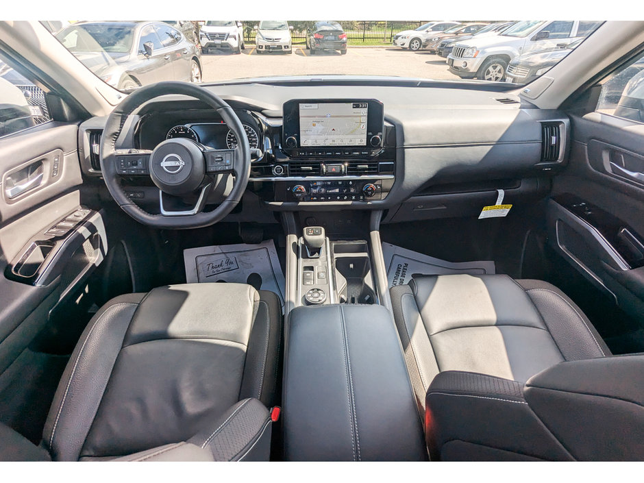 2024 Nissan Pathfinder SL-19