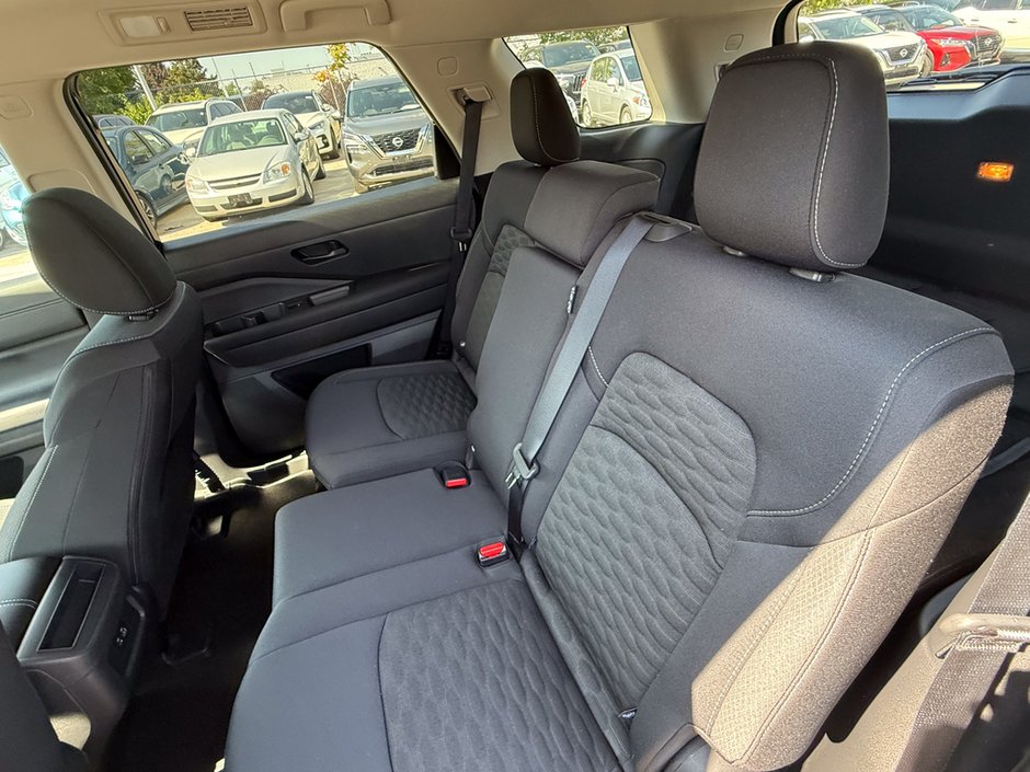 2024 Nissan Pathfinder S-15