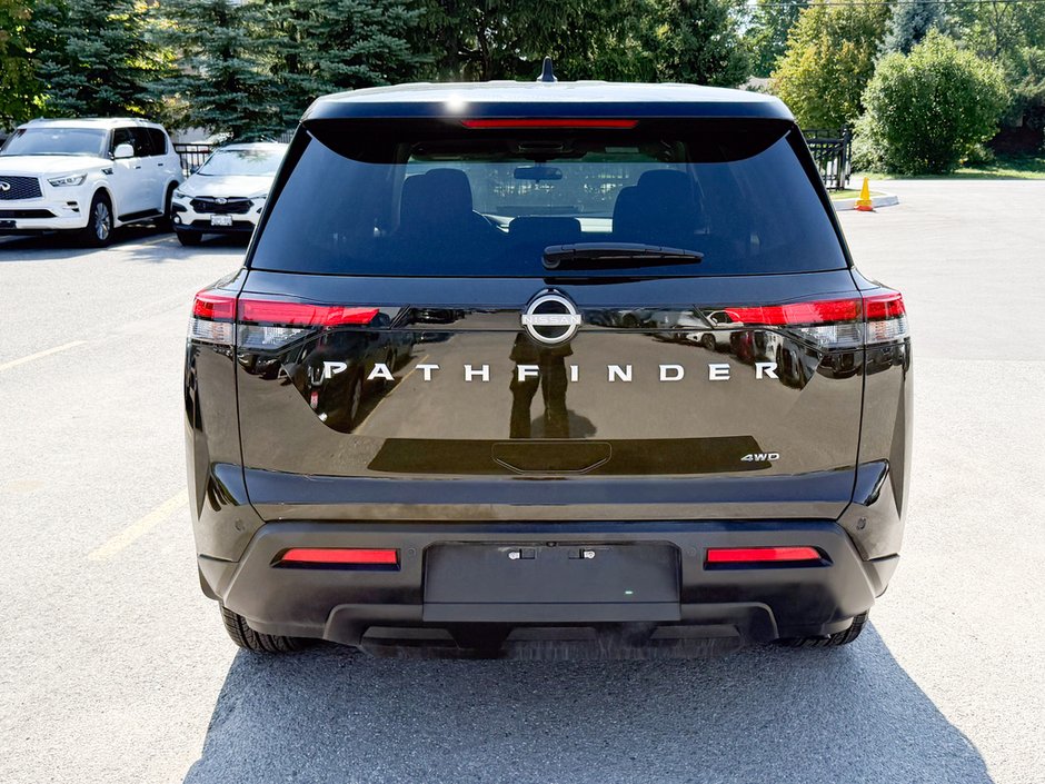 2024 Nissan Pathfinder S-6