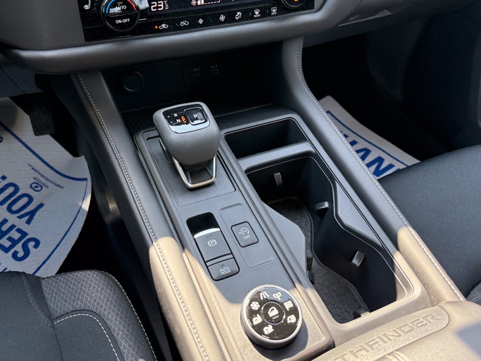 2024 Nissan Pathfinder S-19