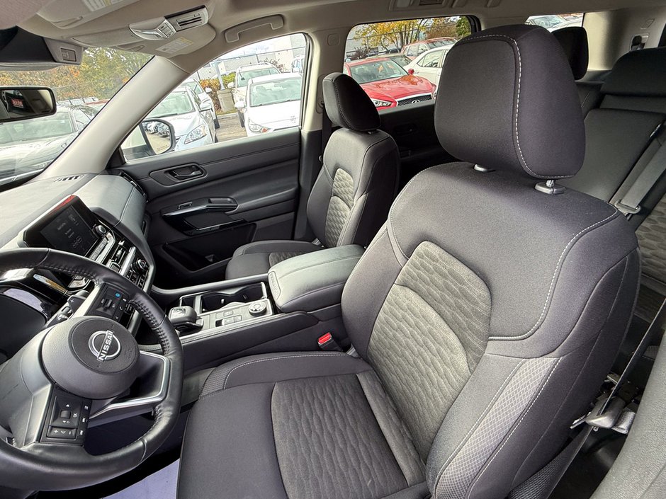 2024 Nissan Pathfinder SV-21