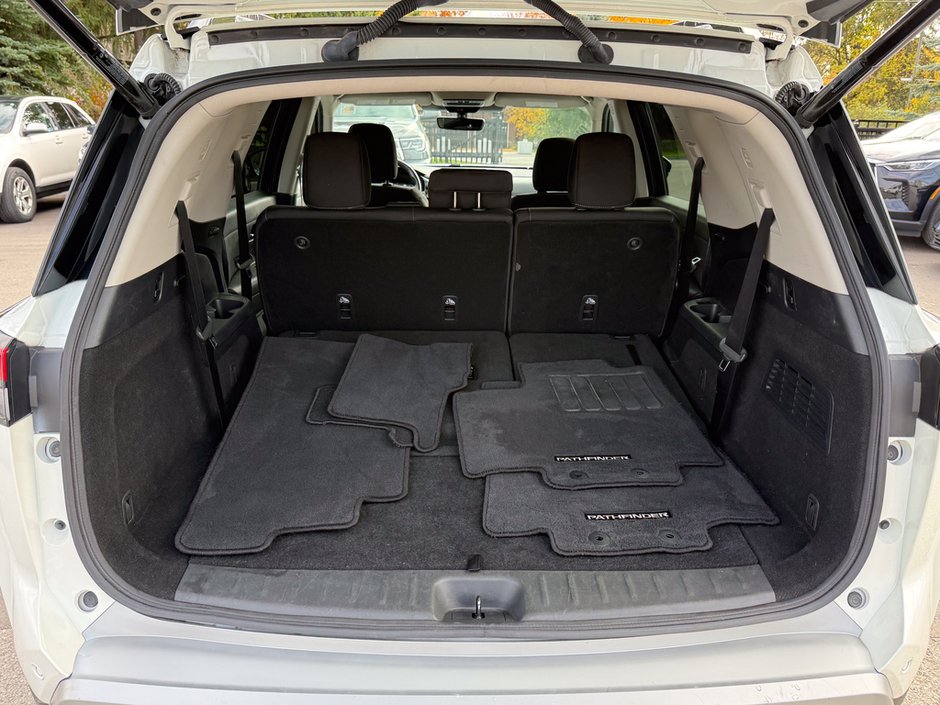 2024 Nissan Pathfinder SV-13