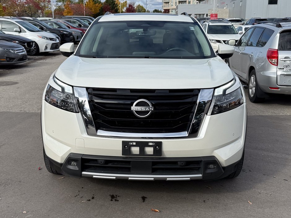 2024 Nissan Pathfinder SV-1