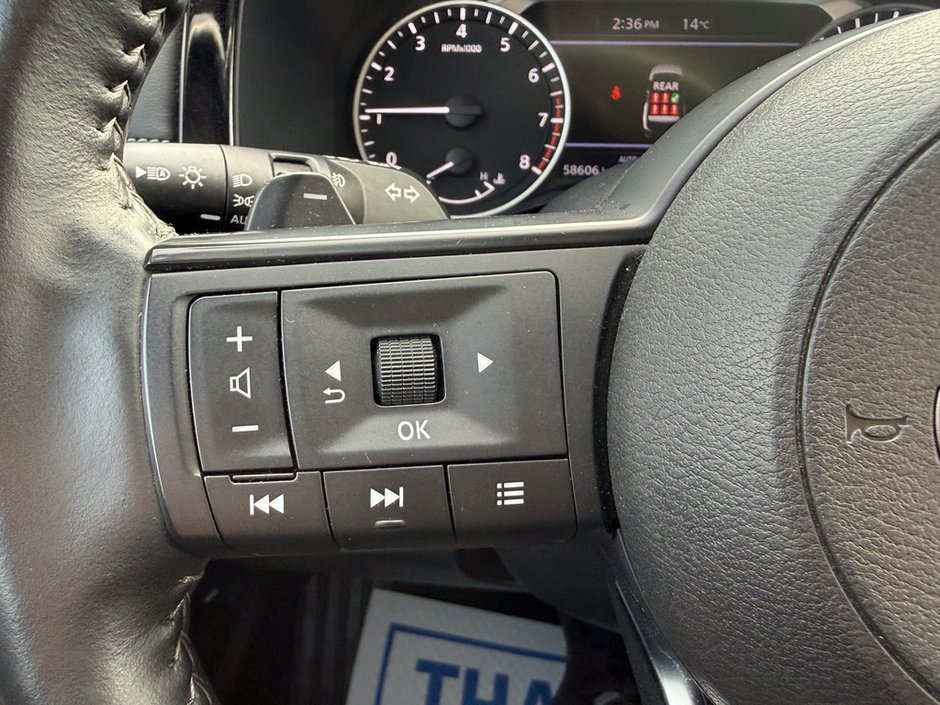 2024 Nissan Pathfinder SV-22