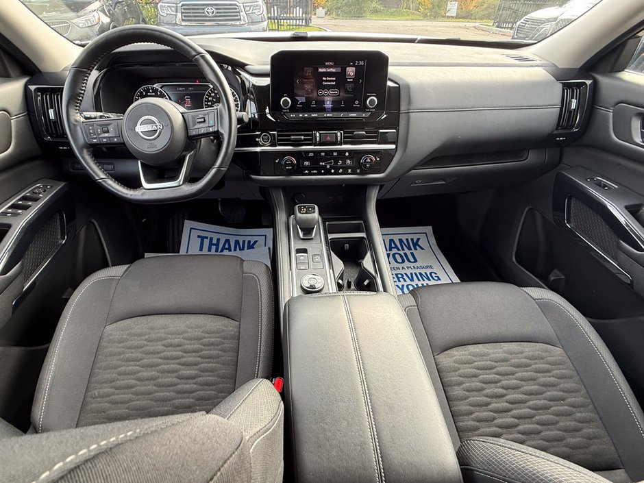 2024 Nissan Pathfinder SV-16