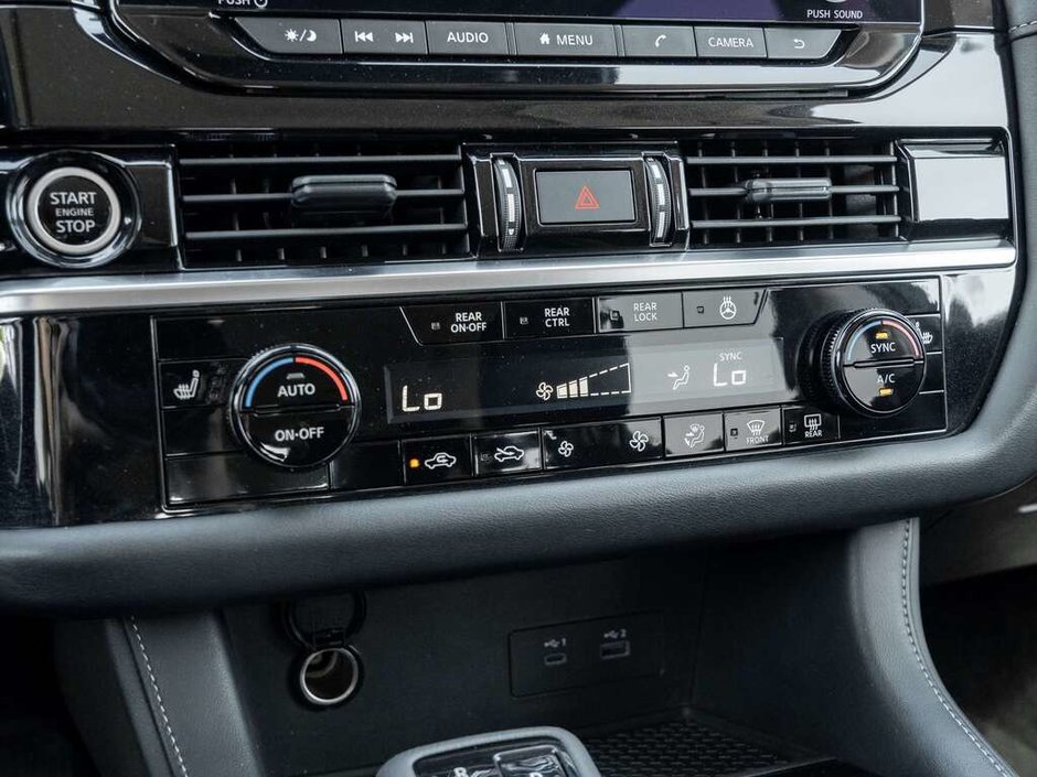 2024 Nissan Pathfinder SV-15