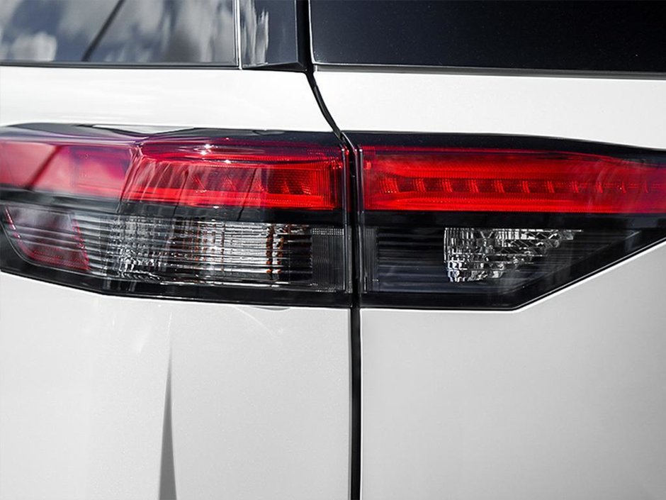 2025 Nissan Pathfinder SL-9