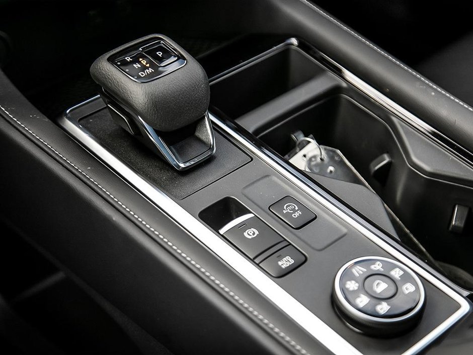2025 Nissan Pathfinder S-17