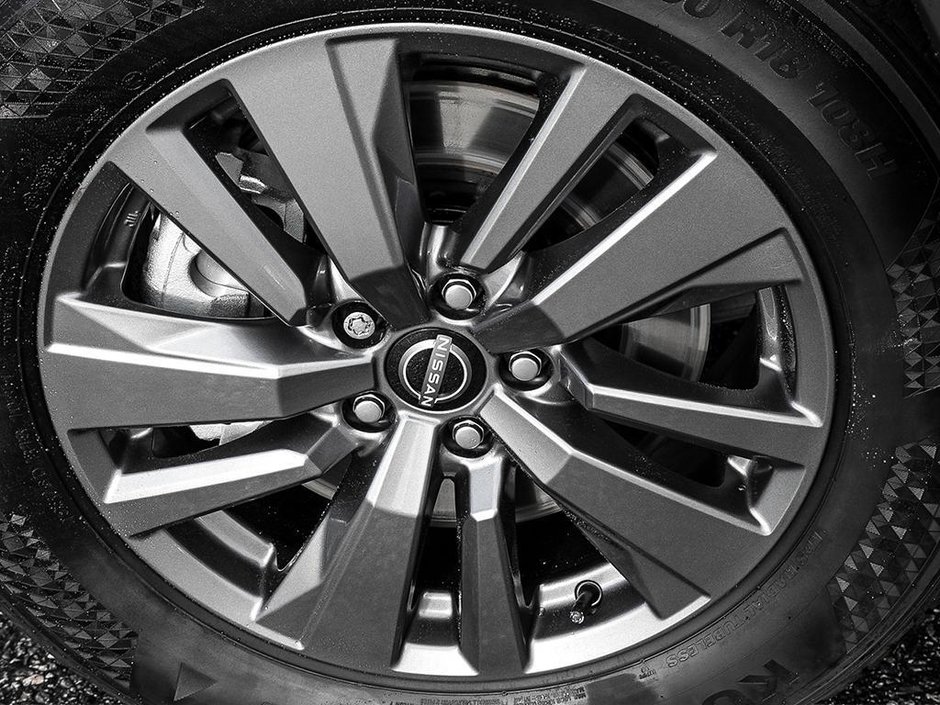 2025 Nissan Pathfinder S-8