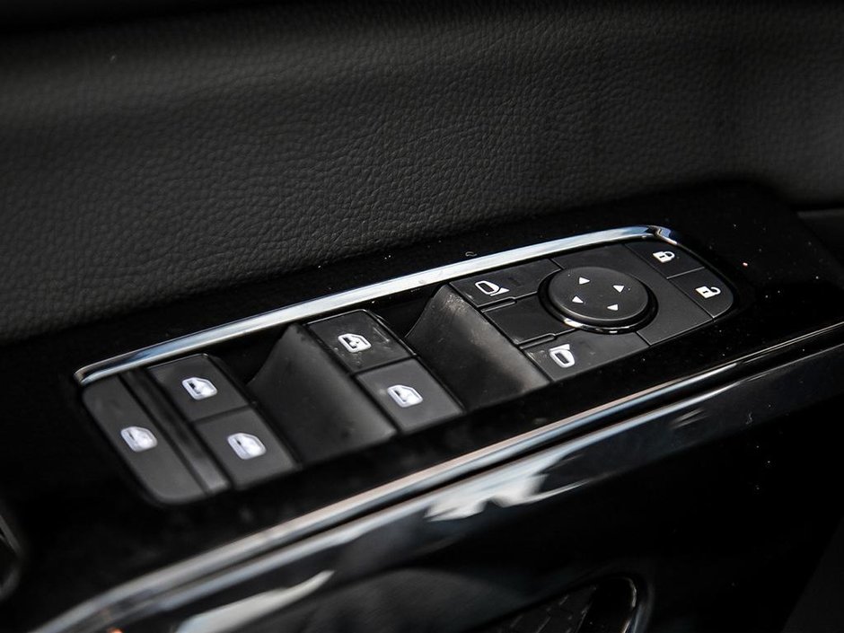 2025 Nissan Pathfinder S-15