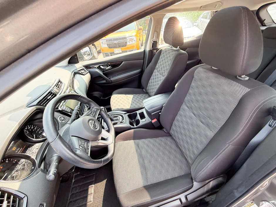 2021 Nissan Qashqai SV-23