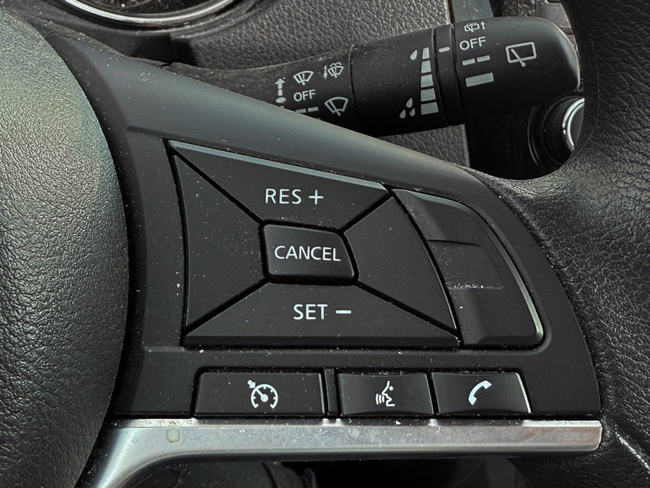 2023 Nissan Qashqai S-18