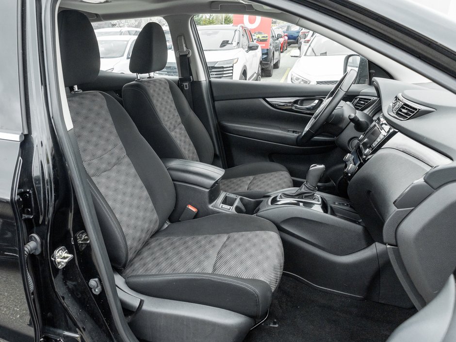2023 Nissan Qashqai SV-20
