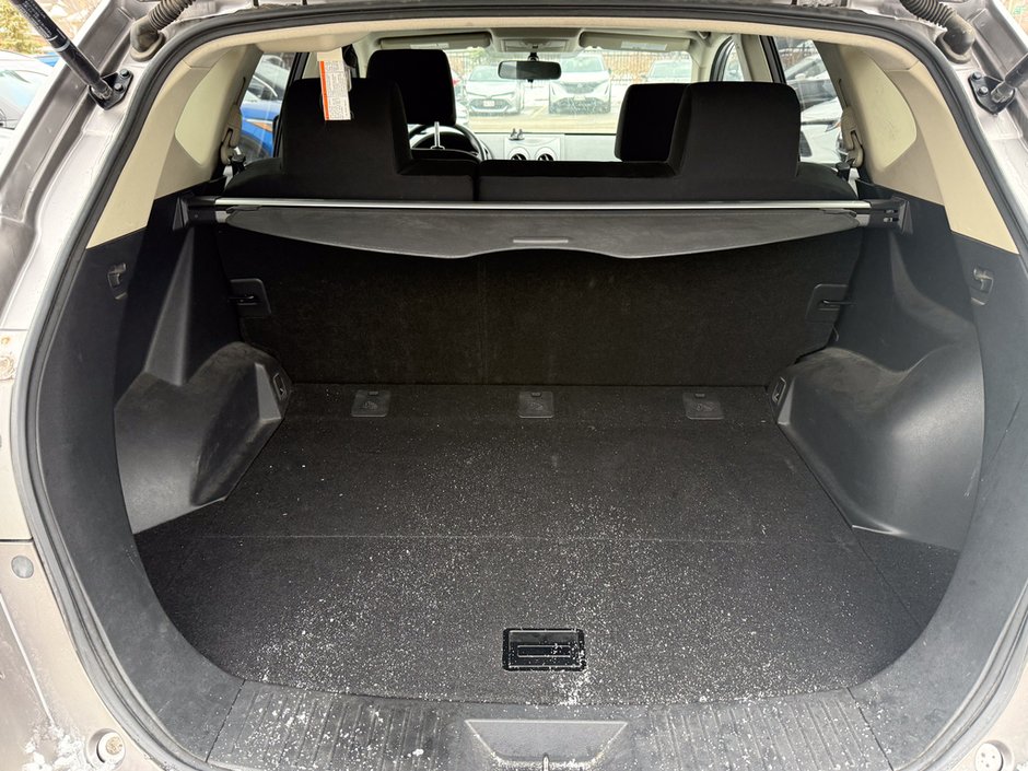 2011 Nissan Rogue SV-8