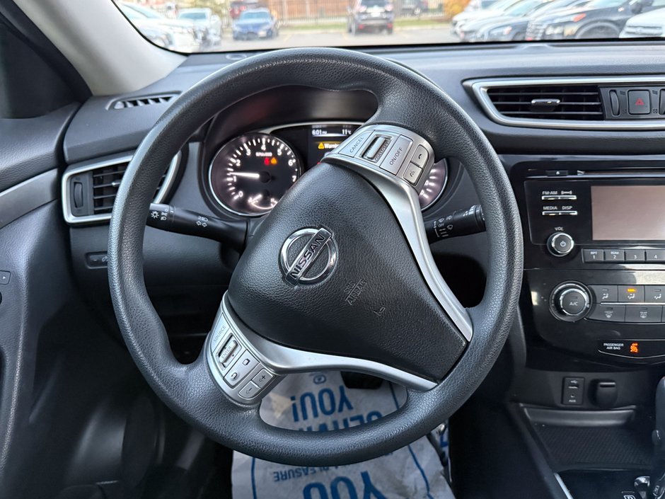 2014 Nissan Rogue S-16