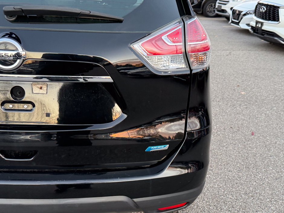 2014 Nissan Rogue S-12