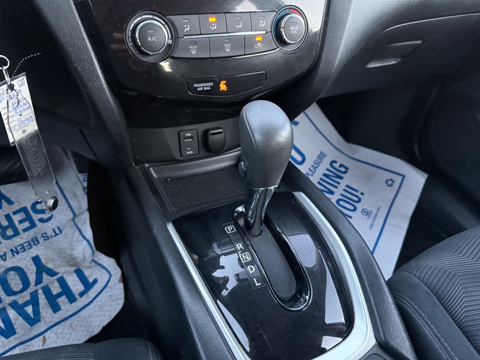 2014 Nissan Rogue S-18