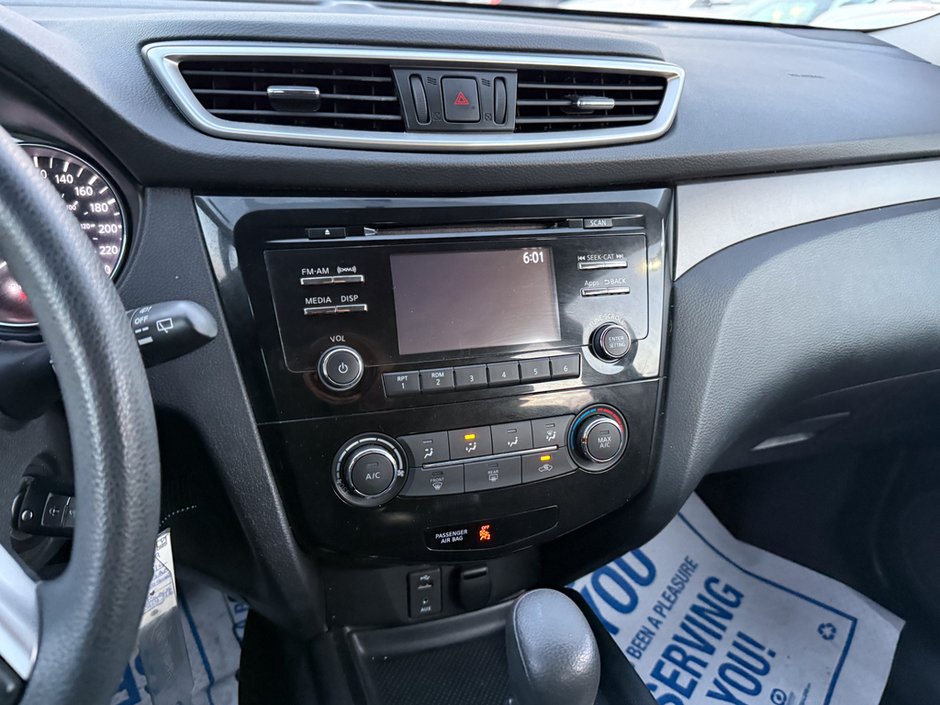 2014 Nissan Rogue S-17