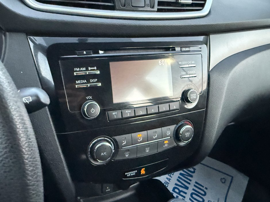 2014 Nissan Rogue S-24